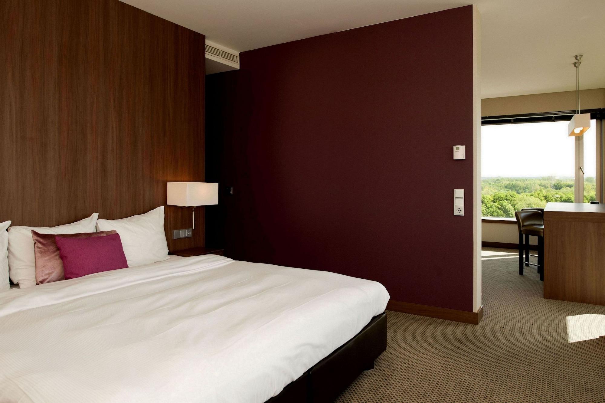 Van Der Valk Hotel Duesseldorf Exterior photo